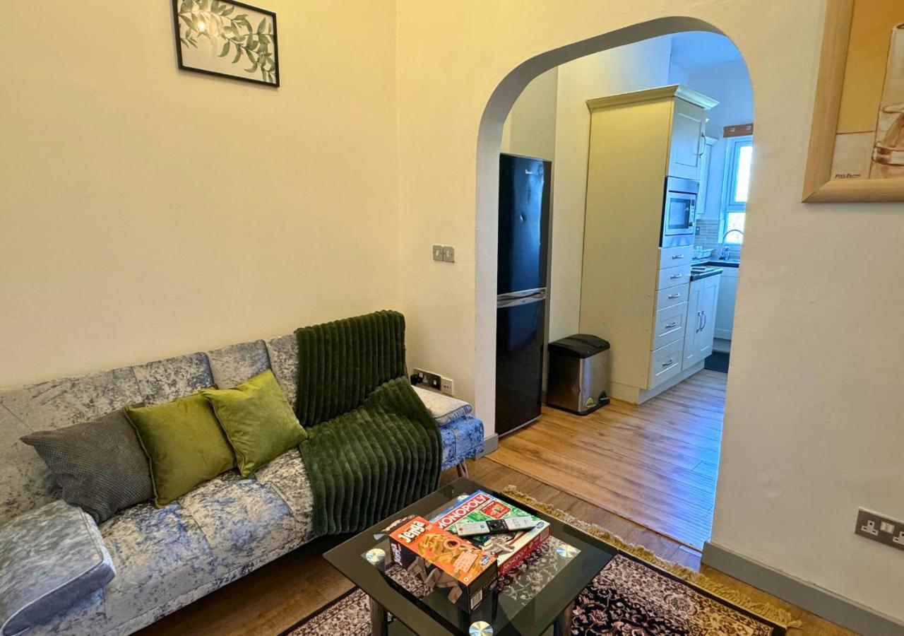 Apartment Cosy 2 Bed For Families With Free Parking