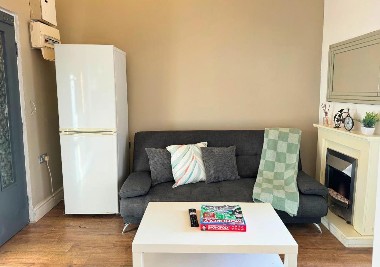 Cosy 2 Bed For Families With Free Parking