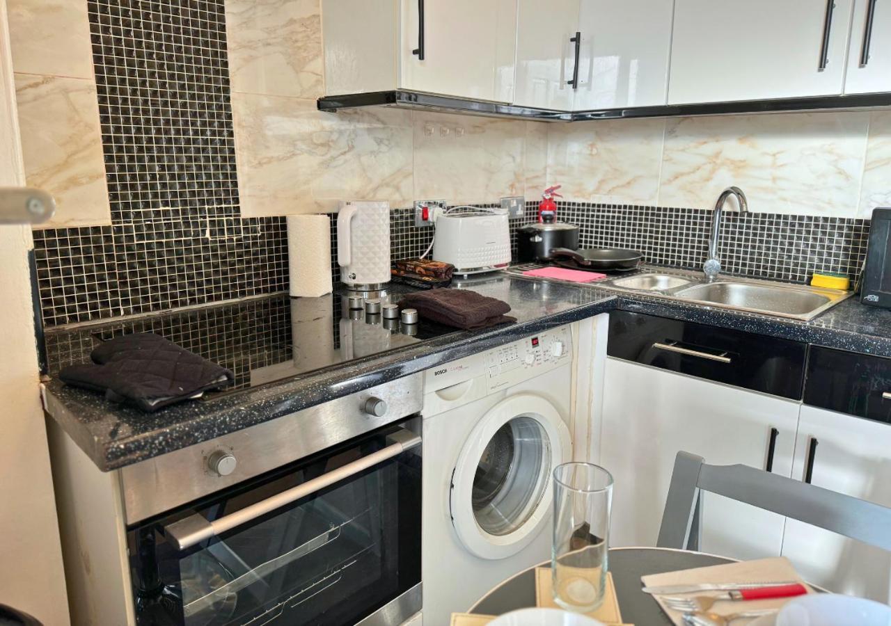 Cosy 2 Bed For Families With Free Parking Liverpool