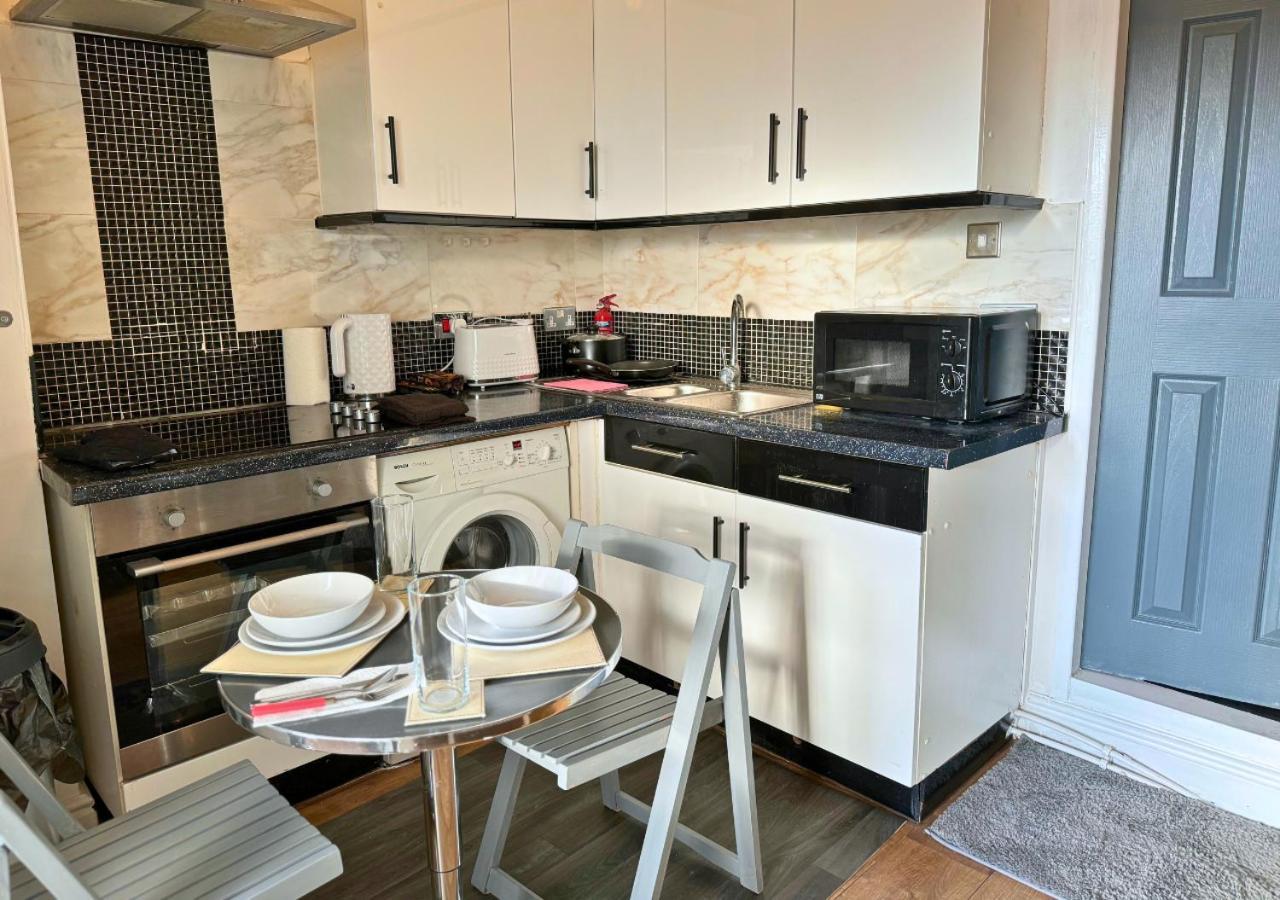 Cosy 2 Bed For Families With Free Parking